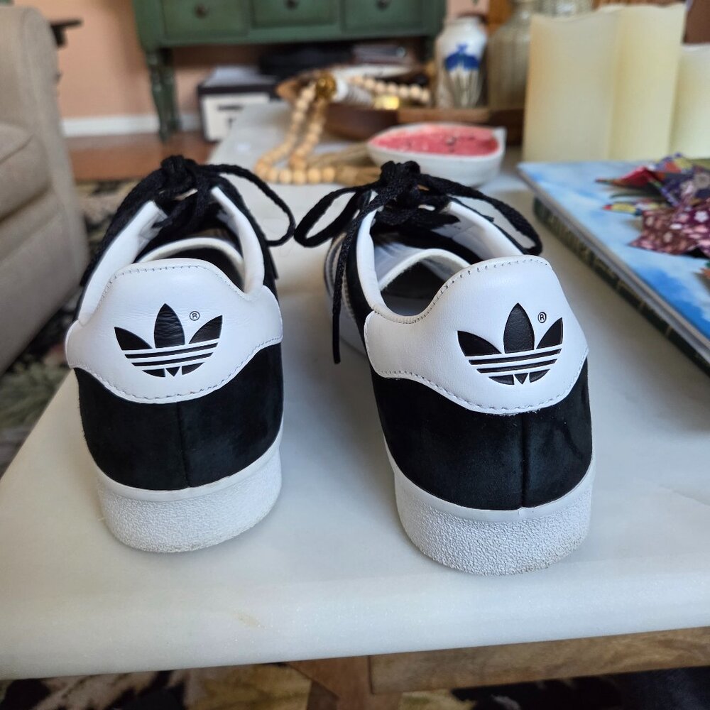 Adidas Gazelle Women's (like new) - Picture 5 of 7